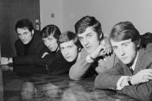 Denny Laine, th, med the Moody Blues, 1965